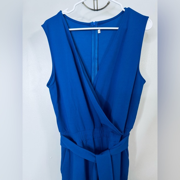 Blue Sleeveless Jumpsuit Women Size Large Back Zipper Closure Belt Included - Picture 2 of 9